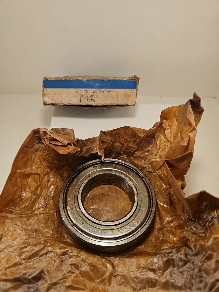 Cojinete de eje de transmisión principal B4T7025B FoMoCo NOS 1932 a 1936 Chevy 1 1/2 tonelada Foto 1 de 4