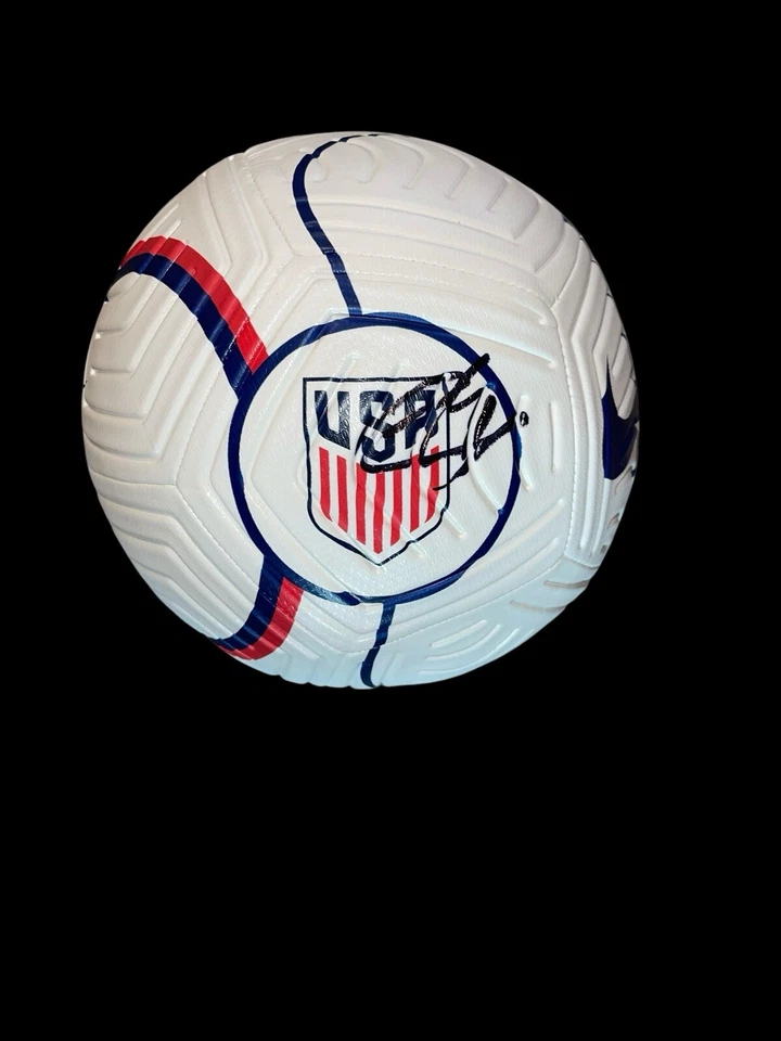 CHRISTIAN PULISIC SIGNED NIKE USA SOCCER BALL AUTO JSA TEAM USA AC MILAN 2 - Image 1 of 1
