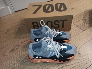 yeezy solid grey 700