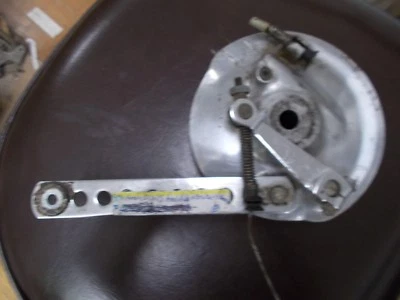 71  Honda SL175 *Front Brake Hub w/ Shoes & Speedometer Gear;     (017) - Image 1 of 4