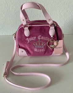 Bolso Bowler Juicy Couture Juicy Kingdom Cartera Tarta Frambuesa Terciopelo Rosa NUEVO - Imagen 1 de 11