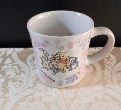 Кружка керамическая с ямочками Disney Winnie the Pooh & Friends весенняя с цветочным рисунком 16 унций 3D - Изображение 1 из 4