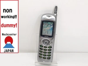 【Factice !】 Fujitsu F210i (couleur argent) docomo-japon téléphone portable qui ne fonctionne pas - Photo 1 sur 2