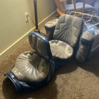 Honda Goldwing GL1200 1987 asiento 2up personalizado con respaldo y reposabrazos. Usado Foto 1 de 4