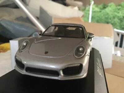 1/43  MINICHAMPS   PORSCHE 911  991  2015, silver, WAP 020366OE mint,++  ! - Image 1 of 4