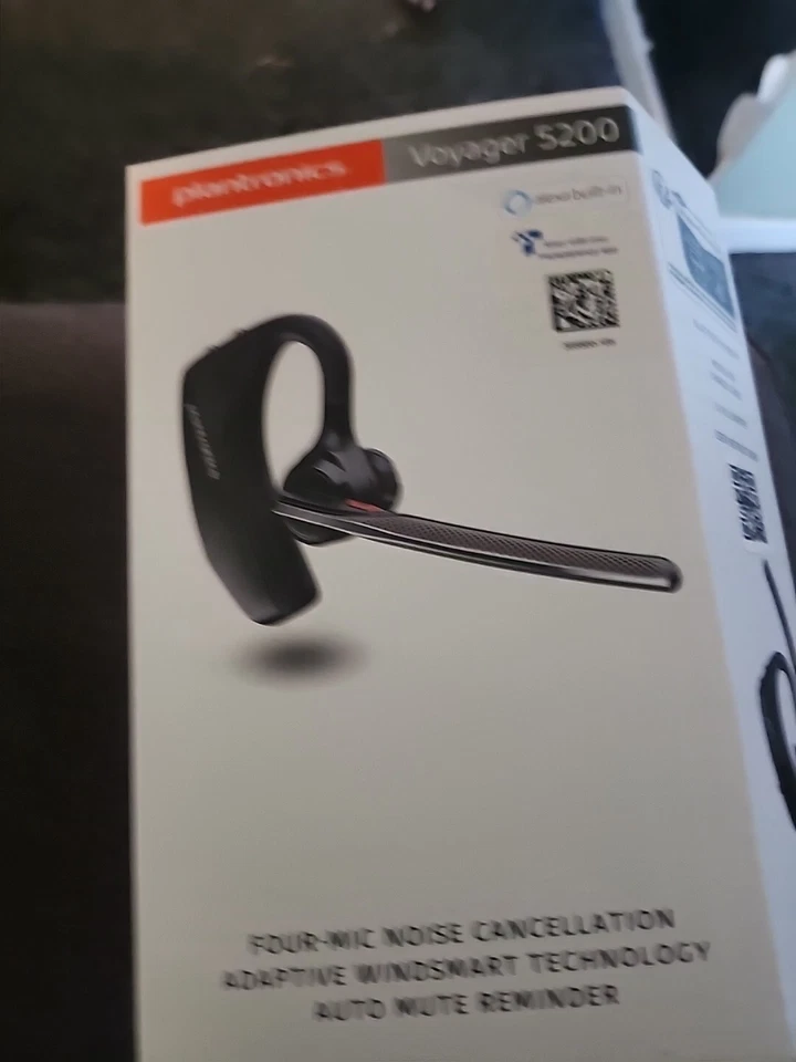 Plantronics 203500-105 Voyager 5200 (FAULTY Pls Read Advert) - Image 1 of 4