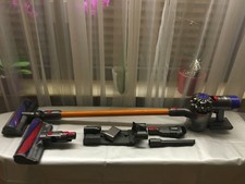Dyson V8 Absolute ,Akku Staubsauger, inkl.2 Elektrobürste , Gründlich GEREINIGT