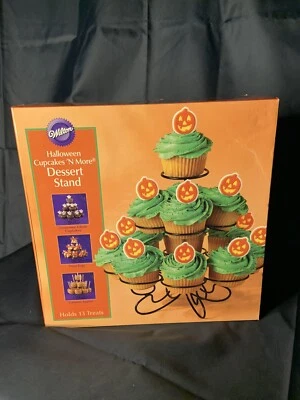 Wilton Cupcakes n More, Bandeja con Soporte para Postres, Expositor 13 Cupcakes Foto 1 de 4