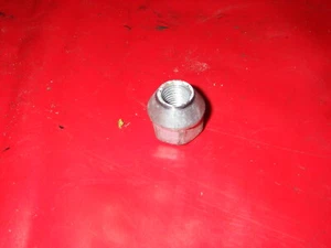 HINTEN Radmutter mutter Hinterrad QUAD E-Ton Yukon Viper 150 - Picture 1 of 1