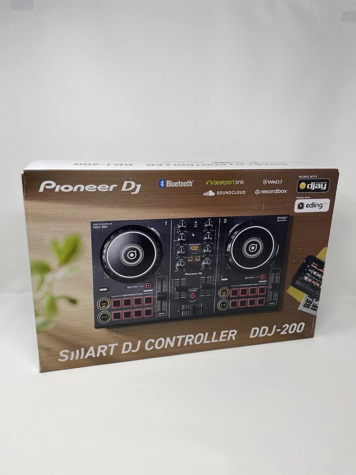 *NEW IN BOX* DDJ-200 DJ Controller DJ DECK - Image 1 of 2