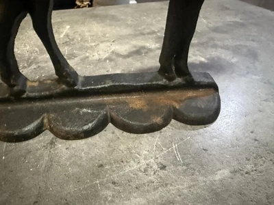 Antiguo tope de puerta de hierro fundido para caballo  Foto 1 de 4