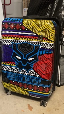 Maleta de equipaje rodante completa Marvel Black Panther Tribal 29 pulgadas/cremallera dañada! Foto 1 de 4