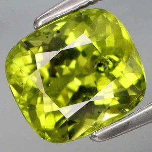 ¡Color encantador de 2,48 quilates! Piedra preciosa suelta de peridoto verde natural brillante brillante - Imagen 1 de 4