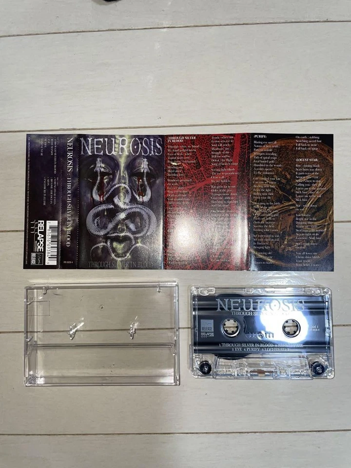 Rare new NEUROSIS Through Silver In Blood cassette Foto 1 de 2