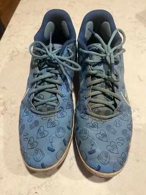 Chuteiras de beisebol Nike azul bebê exclusivas para o Dia dos Pais, metal. Usado. - Imagem 1 de 3