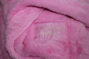 Victoria's Secret Faux Fur Fleece Velour Bright PINK PLUSH Throw BLANKET  50x60 - Picture 1 of 6