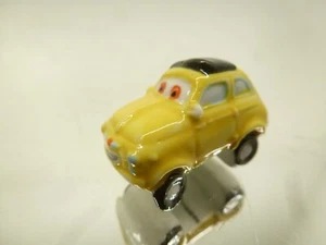 DISNEY PIXAR CARS FIAT 500 LUIGI - CERAMIC - YELLOW L2.5cm - GOOD CON. - 54 - Imagen 1 de 6