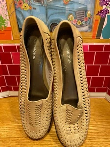 NEW WOMENS CONVINGTON CREAM LEATHER SIZE 9 - Picture 1 of 7