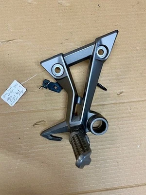 Kawasaki Ninja 300 2015 estriba de pasajero derecho Foto 1 de 3