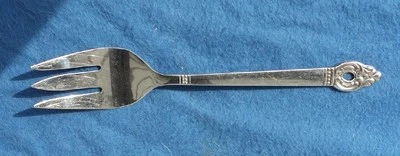 ONEIDA 1881 ROGERS AÇO INOXIDÁVEL QUADRA DINAMARQUESA 8 3/8 polegadas GARFO PARA SERVIR CARNE FRIA - Imagem 1 de 4