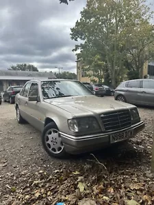 Mercedes-Benz E-Class 220 - Picture 1 of 17