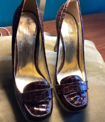 Salto DSQUARED2 MARROM TAMANHO 38 OU 8 EUA - Imagem 1 de 4