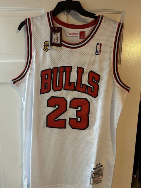 Mitchell and Ness Authentic Michael Jordan Chicago Bulls Road NBA Finals 1997-98 Jersey, Red/Black / S