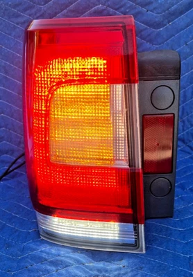 ‼️2015-2017 Lincoln Navigator REAR DRIVER LEFT  TAIL LIGHT BRAKE LAMP OUTER ‼️ Foto 1 de 4