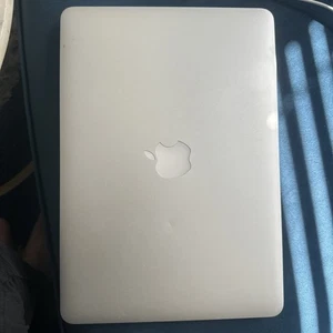 Apple MacBook Pro Retina 13" 2015 Core i5 2.7Ghz 16GB RAM 256GB SSD Latest MacOS - Picture 1 of 3