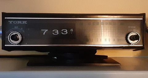 York AM FM Digital Flip Clock w/ Alarm Radio Transistor Wood Model DC-100 Works Cover