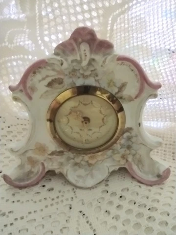 Mercedes Dresden Antique 1940's Porcelain Boudoir Clock~WORKS~gold/pastels EXC! Cover