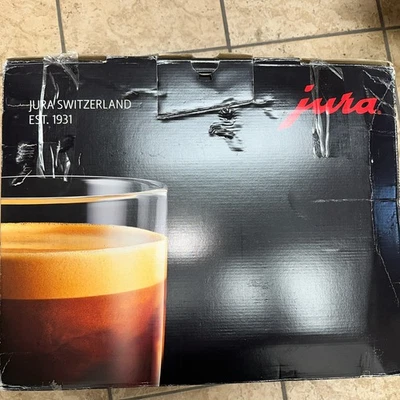 *MINT* Jura E8 Chrome Automatic Coffee & Espresso Coffee Machine - image 1 of 4