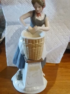 Goebel Women With Weaved Basket Germany Read VTG - Picture 1 of 6