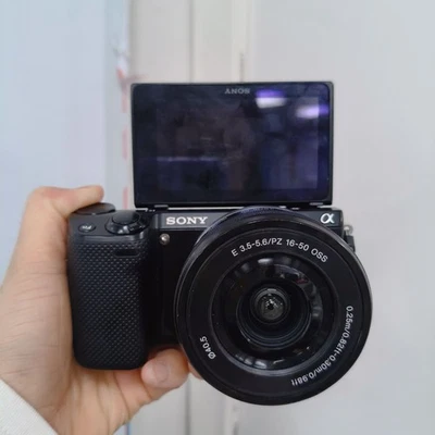 Sony NEX-5R 16.1 MP Mirrorless Digital Camera w/ 16-50mm oss Lens Black - Image 1 of 4