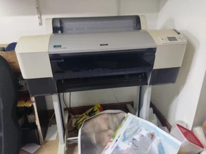 Epson Stylus Pro 7880 Printer including stretcher bars and canvas roll - Picture 1 of 9