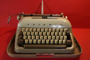 Vintage Triumph Gabriele Typewriter from 1962 in very good condition Nr. 3008420 - Bild 1 von 13