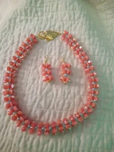 Künstlergefertigtes geblümtes Gaumen Pfirsich Acryl Perlen Halsband Halskette/Ohrringe Haken - Bild 1 von 3