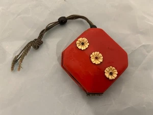 Antiguo Monedero Chatelaine Baquelita Acentos Florales Estrás Centros - Imagen 1 de 6