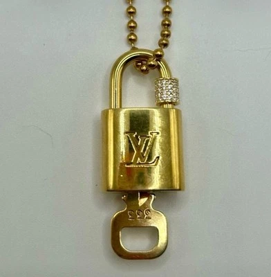✨RARO❗️#333✨ LV Números de Ángel Cerradura y Llave Oro con Brillo Dije y Collar Foto 1 de 4