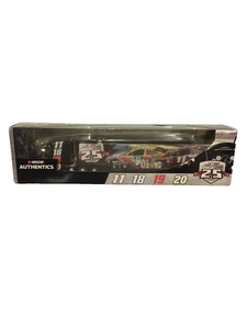 Camión Nascar Authentics 1/64 Joe Gibbs Racing 25 años nuevo en caja - Imagen 1 de 9