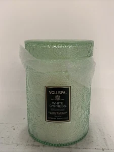 Candela Voluspa cipresso bianco 18 oz - Foto 1 di 4