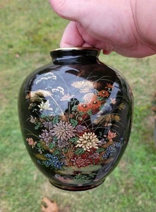 Vintage Porcelain Black 7 1/4" Vase Pot Japan Gold Quail And Flowers Japanese - Picture 1 of 20