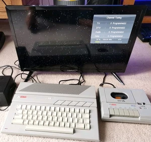 Atari 65XE computer with Power supply and tape deck. FAULTY NO VIDEO - Afbeelding 1 van 23