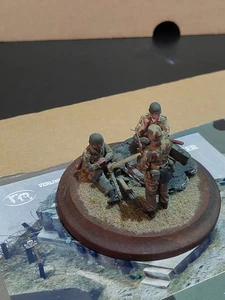 Diorama vignetta 1/35 costruito built dipinto 3 soldati NO TAMIYA buon livello - Foto 1 di 5