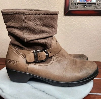 BOGS Cassie Botas de Lluvia Bajas Talla 7 Impermeables Cuero Hebilla Holgadas Marrón Taupe Foto 1 de 4