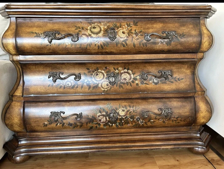 Ethan Allen Toscana Bomba Cofre Pintado Acentos Florales 3 Cajones Foto 1 de 4