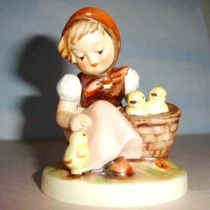 Figura Hummel Goebel Chick Girl Hum 57/0 TMK5 3.5"H - Imagen 1 de 4