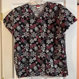 Dickies Snowflakes Scrub Top Women's Size Medium - Picture 1 of 6
