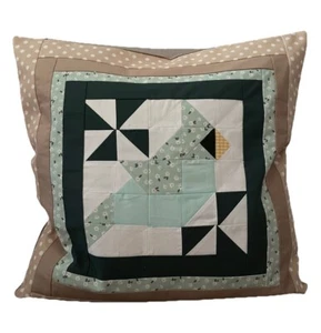 Landhausstil Kissenbezug, Patchwork Kissenhülle, Vogel 50x50cm. - Bild 1 von 9