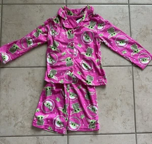 Star Wars Girl Size 4 Baby Yoda Pajamas. NWOT. Perfect Gift - Picture 1 of 2